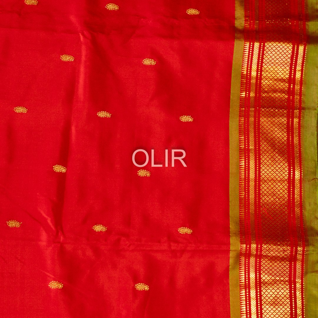 Traditional Red and Green Pure Silk Handwoven Paithani Saree - Image 4